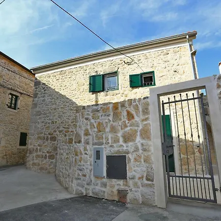 Bruno Lucija Apartment *