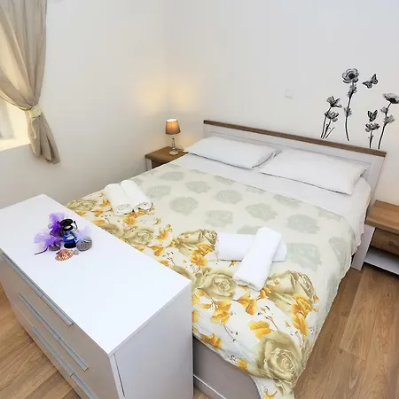 Bruno Lucija Apartman *