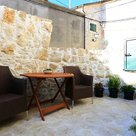 Apartment Bruno Lucija *