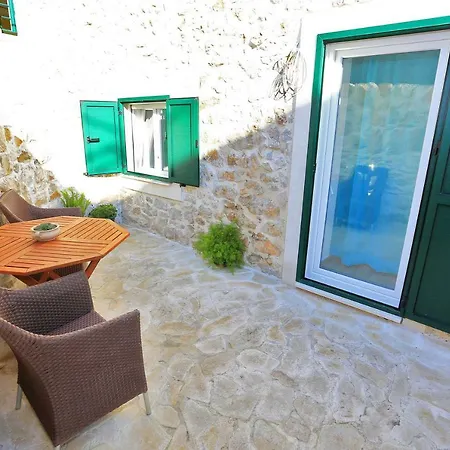 Apartment Bruno Lucija
